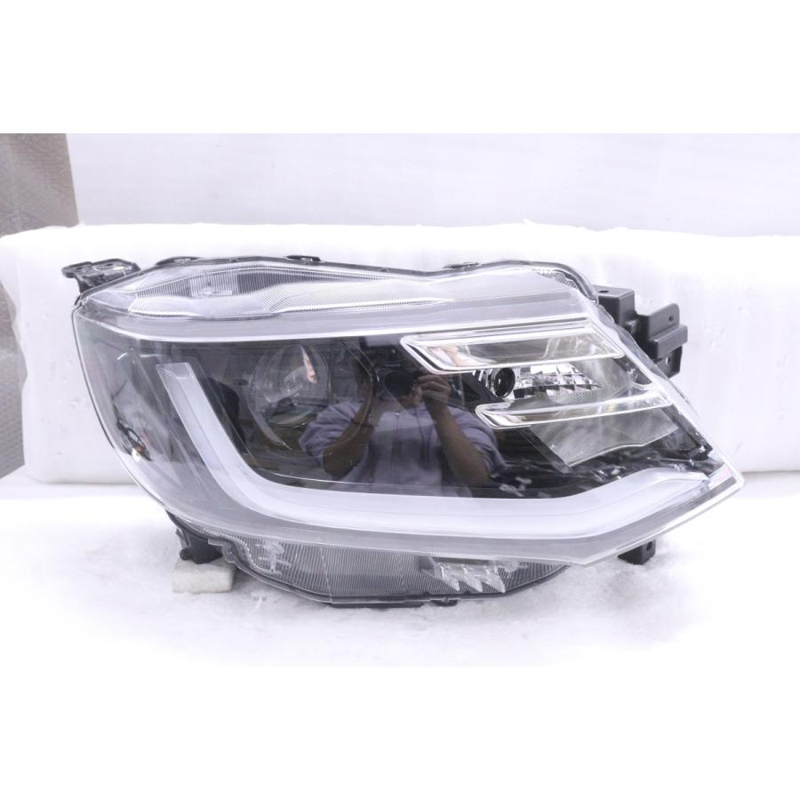 40-1821☆美品☆LED MA37S ソリオ☆右ヘッドライト KOITO 100-593AA