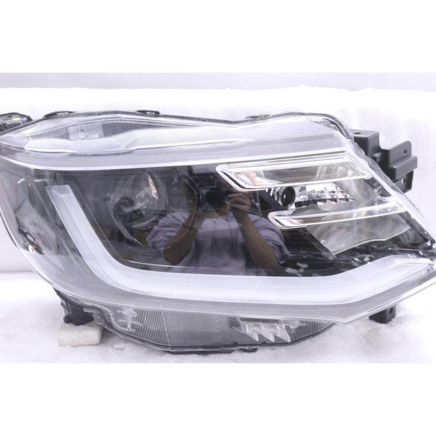40-1821☆美品☆LED MA37S ソリオ☆右ヘッドライト KOITO 100-593AA