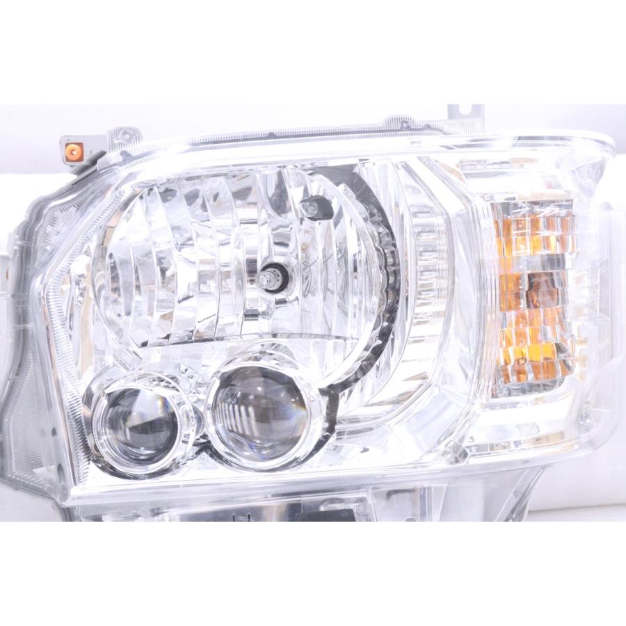 40-1874☆美品☆LED 4型~ 200 ハイエース☆左右ヘッドライト 26-137 84