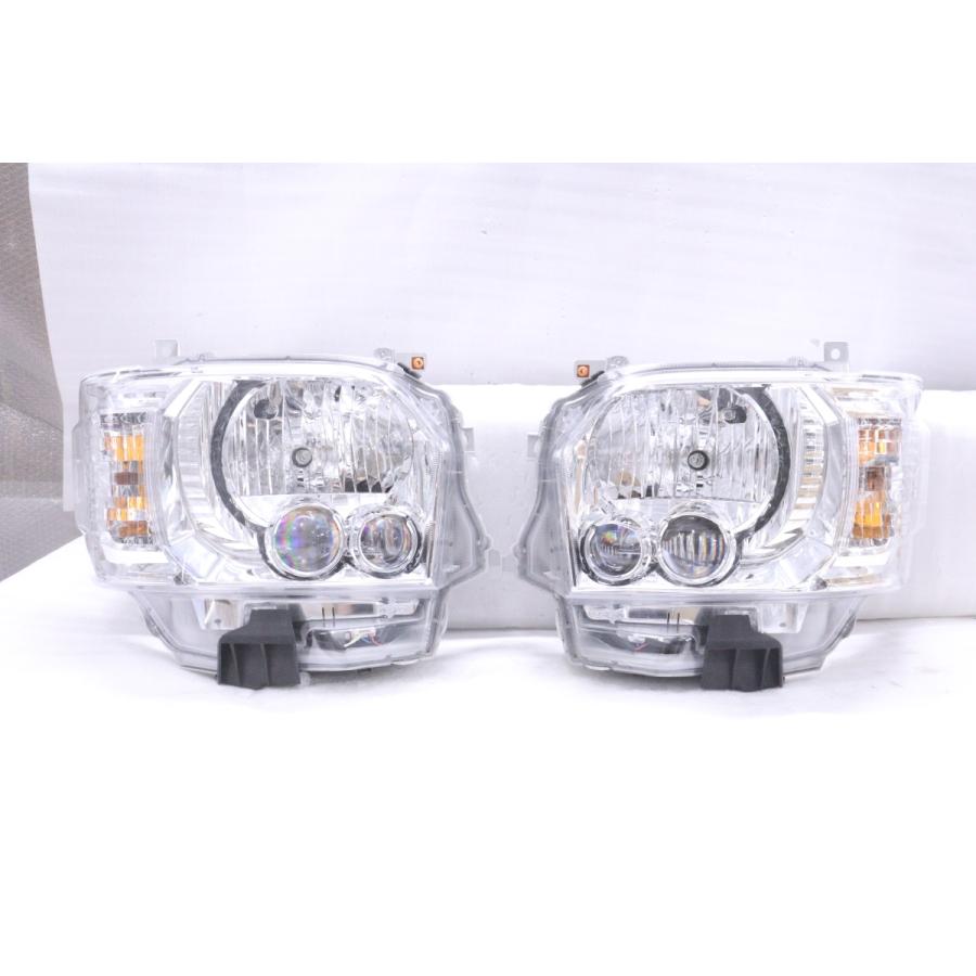 40-1877☆美品☆LED 4型~ 200 ハイエース☆左右ヘッドライト 26-137 84