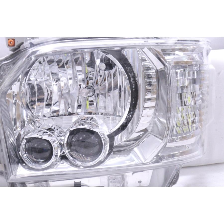 40-1880☆美品☆4型〜 LED 200 ハイエース☆左右ヘッドライト KOITO 26