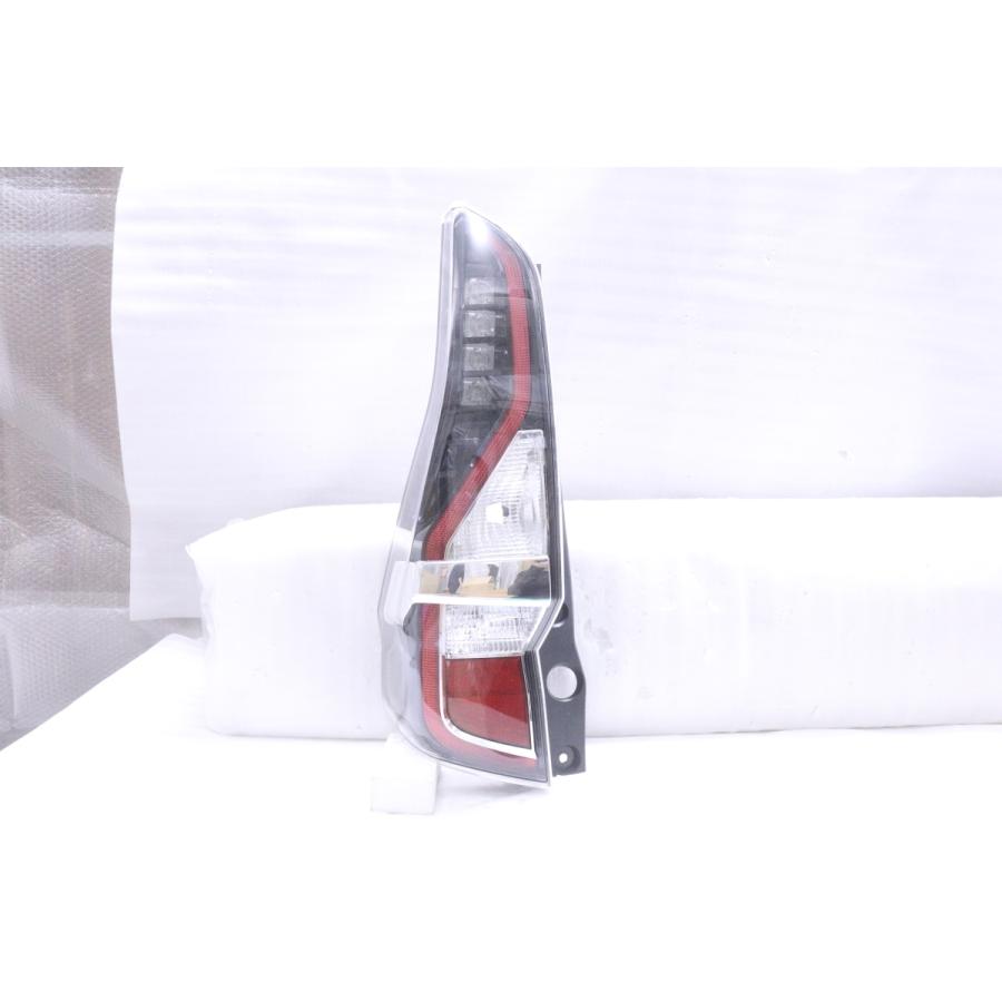 日産 セレナ HC27 C27 純正 左 テールランプ テールライト koito 220-23786