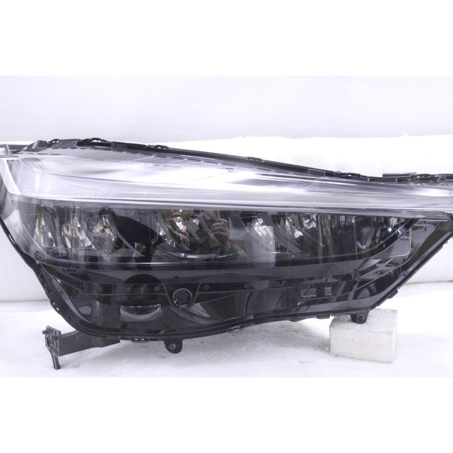 ヴェゼル　RV5 ヘッドランプASSY　右　W5884 40-2262☆美品☆LED RV5 ヴェゼルeHEV☆右ヘッドライト STANLEY W5884