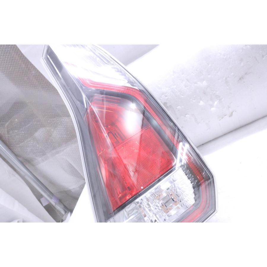 40-352☆美品☆前期 LED C27 セレナ☆左右テールライト KOITO 220 