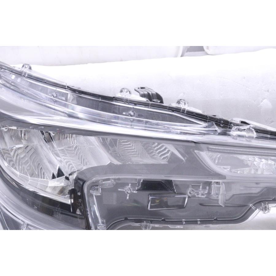 40-856☆LED ZRE212 カローラ☆右ヘッドライト KOITO 12-633 打刻:U