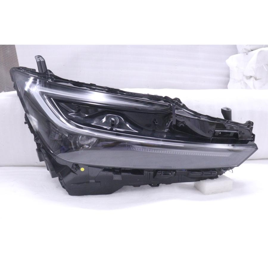 プリウスPHV 右ヘッドライト 40-861☆美品☆LED MXWH61 プリウスPHEV☆右ヘッドライト KOITO 47-127