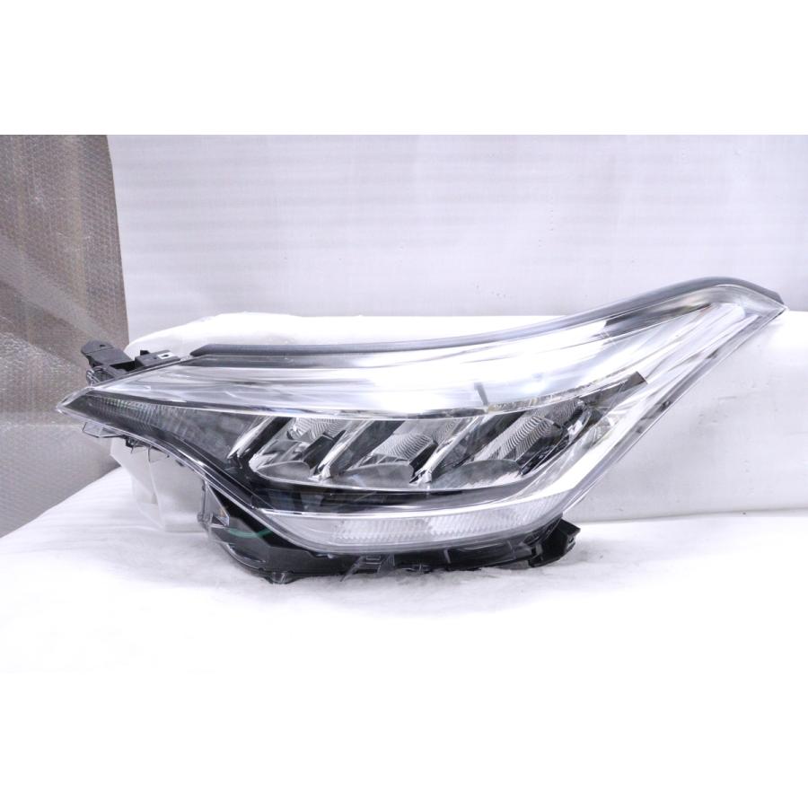 いれい 42-1854☆美品 後期 LED ZYX11 C-HR☆左ヘッドライト KOITO 10-113 打