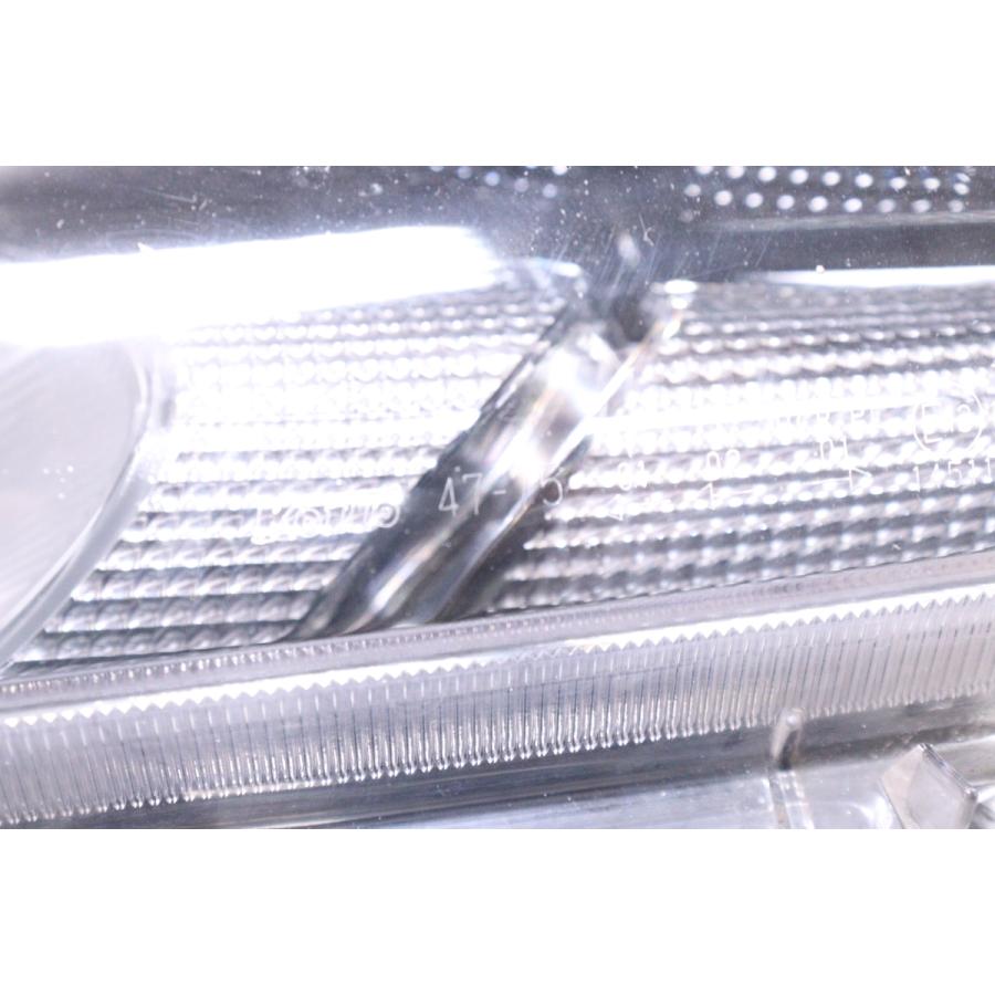 42-2157☆前期 LED ZVW50 プリウス☆右ヘッドライト KOITO 47-75 打刻