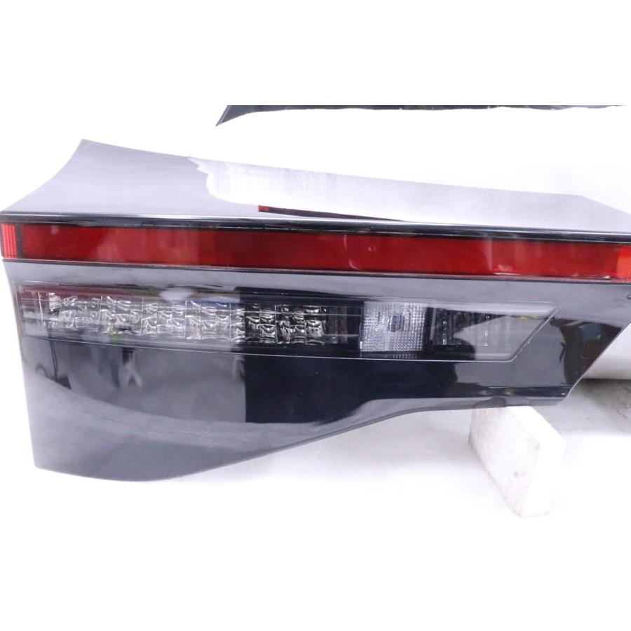 43-1743☆美品☆LED MXPB10 ヤリスクロス 左右テールライト リア