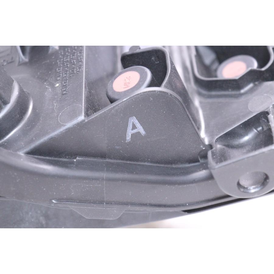 43-1844☆美品☆LED MXWH61 プリウスPHEV☆右ヘッドライト KOITO 47