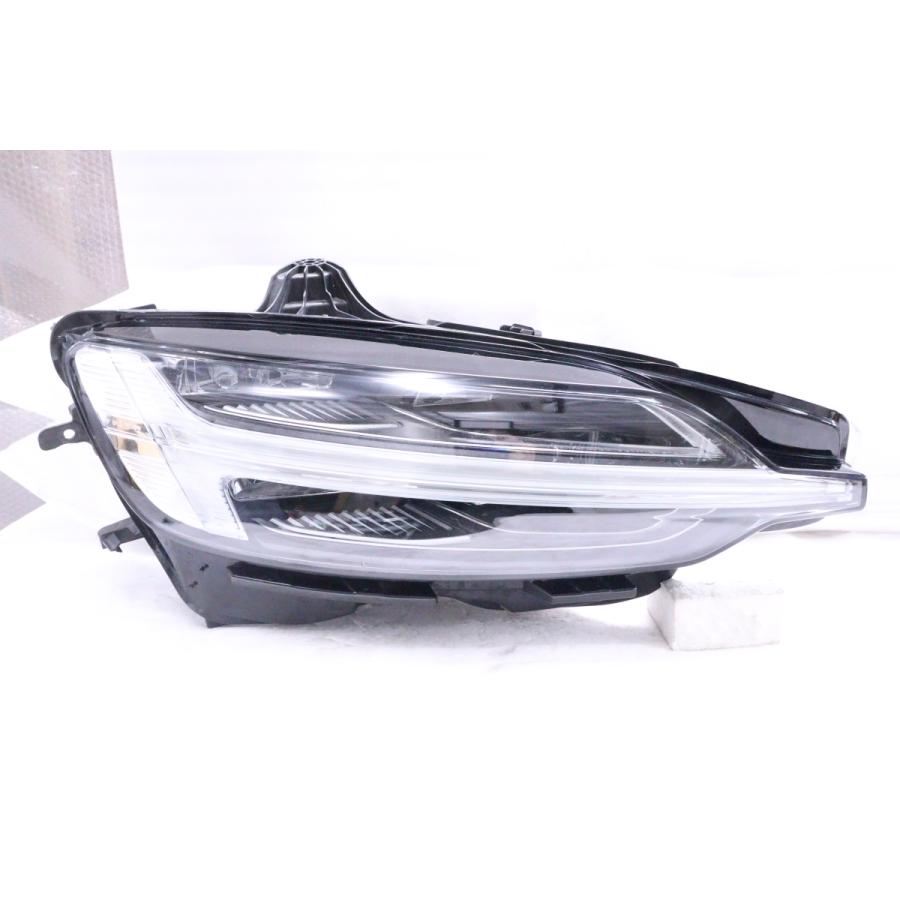AB230 ボルボ　右ヘッドライト 43-477☆【値下】美品☆LED ZB ボルボ V60☆右ヘッドライト ブラック