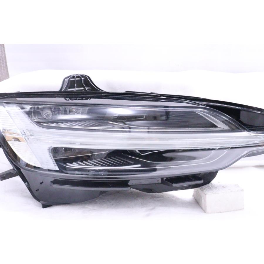 43-481☆【値下】美品☆LED ZB ボルボ V60☆右ヘッドライト 32342537