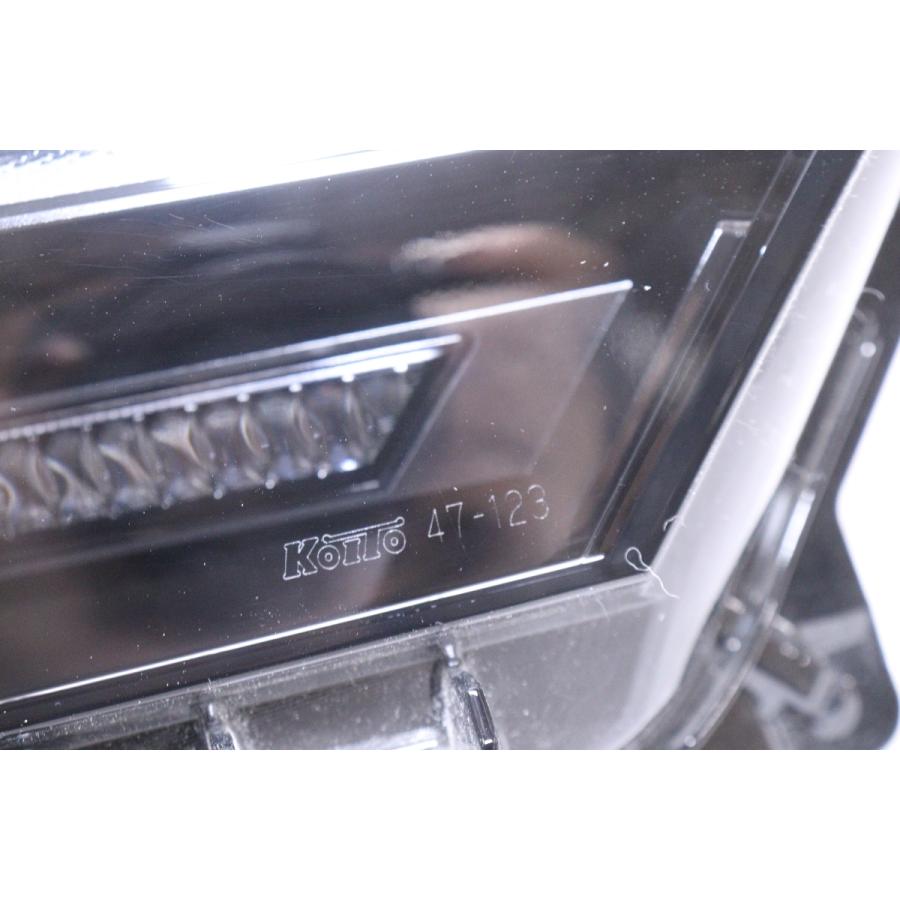 44-1173☆美品☆LED ZVW60 プリウス☆右ヘッドライト KOITO 47-123 打
