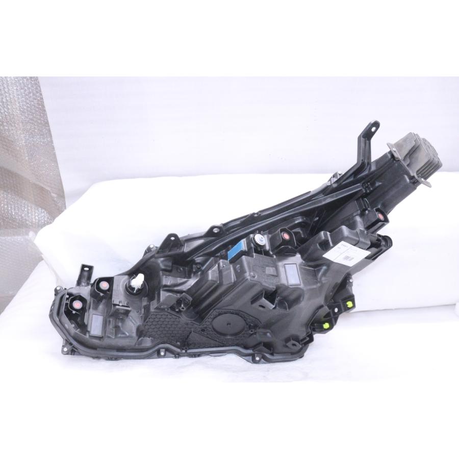 60プリウス　右ヘッドライト 44-1173☆美品☆LED ZVW60 プリウス☆右ヘッドライト KOITO 47-123 打