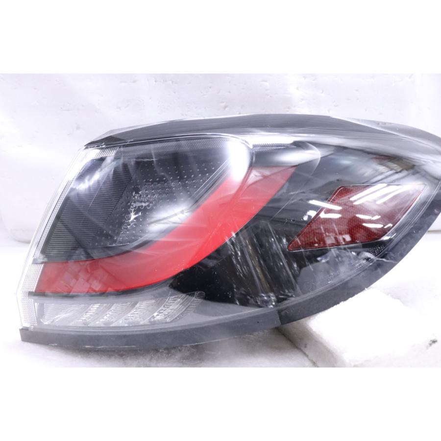 44-1696☆【値下】LED RZ3 ZR-V☆右テールライト KOITO 220-8F05K ASSY