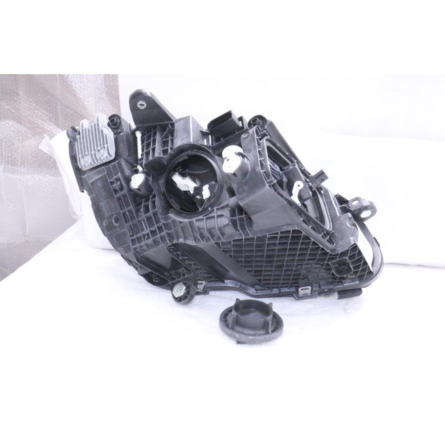 44-990☆美品☆後期 LED W205 ベンツ Cクラス☆左ヘッドライト