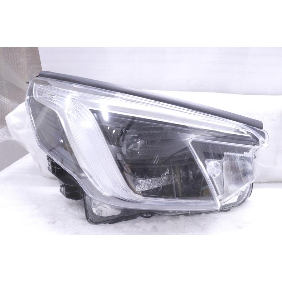 46-122☆極上品☆後期 LED SK5 フォレスター HV☆右ヘッドライト KOITO 