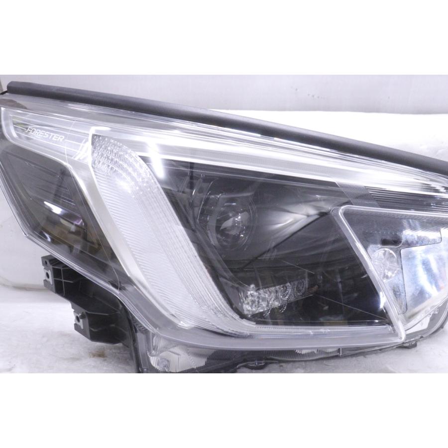 46-123☆極上品☆後期 LED SK5 フォレスター HV☆右ヘッドライト KOITO 