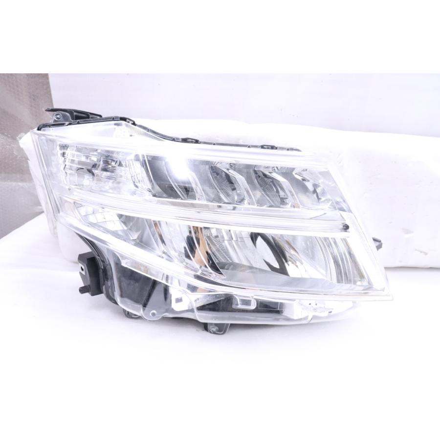 46-1440☆美品☆前期 LED M900A ルーミー☆右ヘッドライト