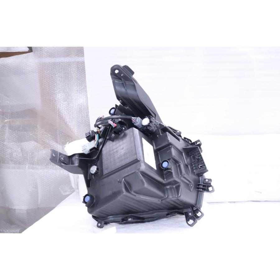 アウトランダーPHEV 左ヘッドライト