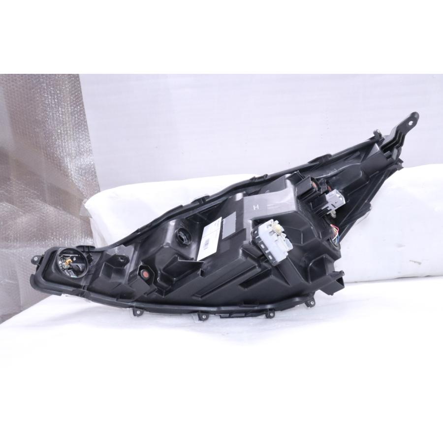 46-2059☆美品☆後期 LED NHP10 アクア☆右ヘッドライト KOITO 52-315