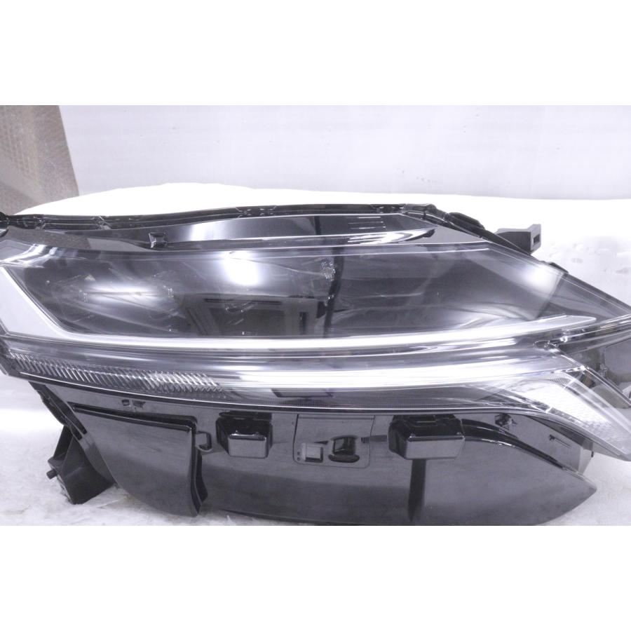 日産　ノートオーラ　e13 右ヘッドライト 美品！日産ノートオーラE13 右ヘッドライト