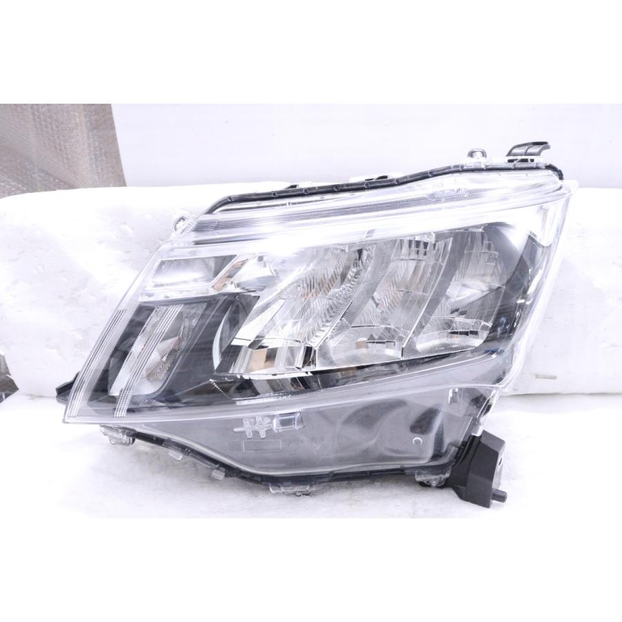 47-1602☆美品☆後期 LED M900A ルーミー☆左ヘッドライト STANLEY
