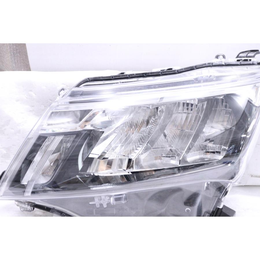 47-1602☆美品☆後期 LED M900A ルーミー☆左ヘッドライト STANLEY