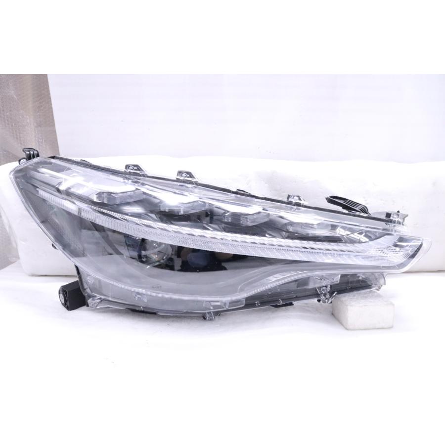 47-244☆【値下】LED ZSG10 カローラクロス Z☆右ヘッドライト HASCO