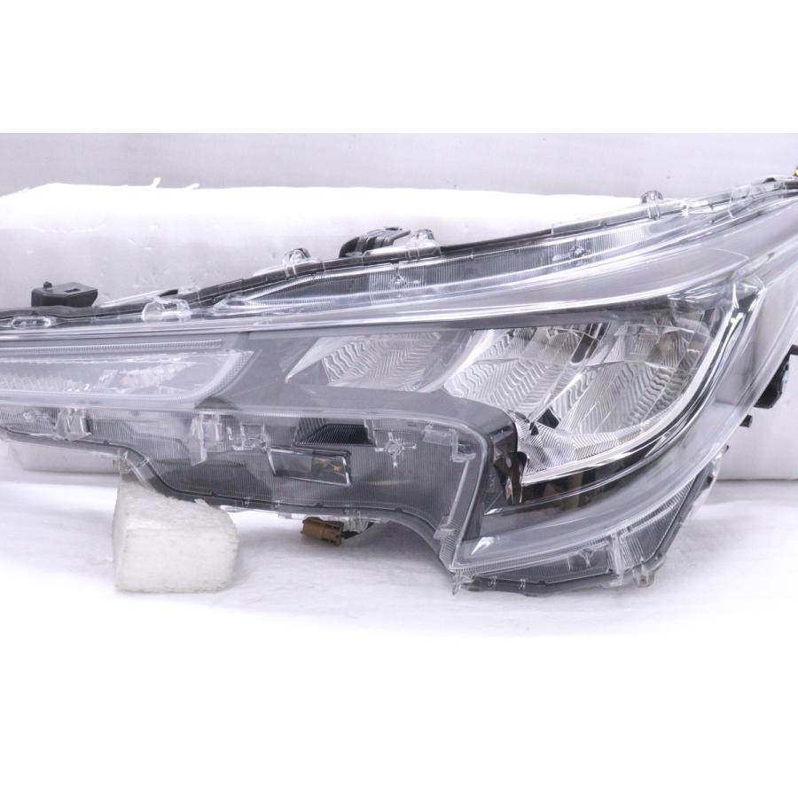 47-2526☆美品☆LED NRE210H カローラスポーツ☆左ヘッドライト KOITO