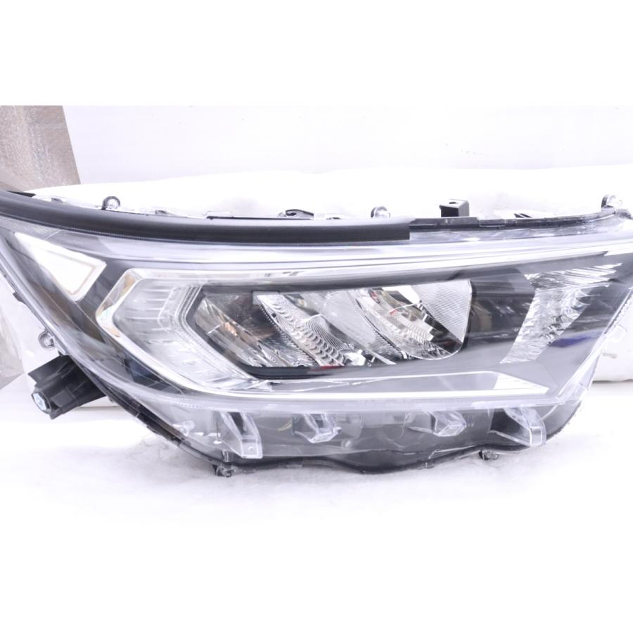 47-318☆後期 LED MXAA52 RAV4☆右ヘッドライト ガソリン車 STANLEY 42