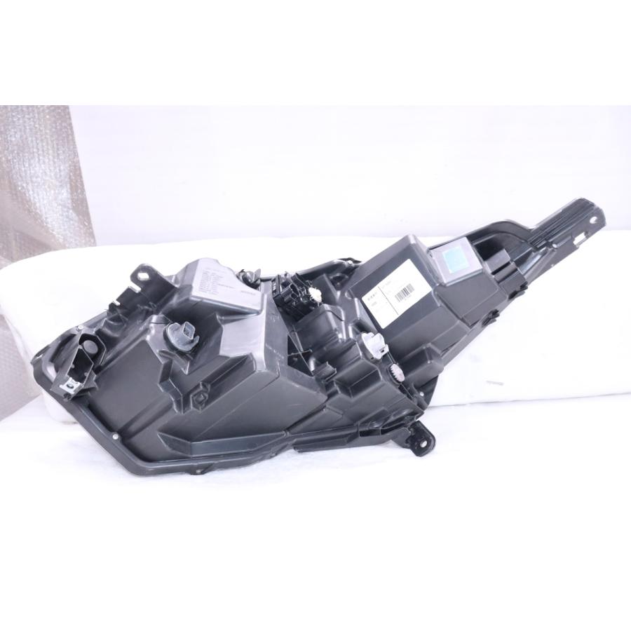47-894☆美品☆後期 LED RU1 ヴェゼル☆右ヘッドライト KOITO 100