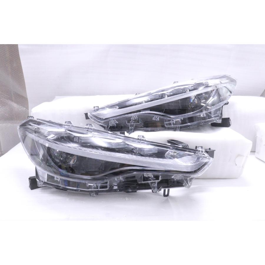 ZVG11カローラクロス左中古ヘッドランプ81170-16810 ZVG11カローラクロス中古左ヘッドランプ81170-16810