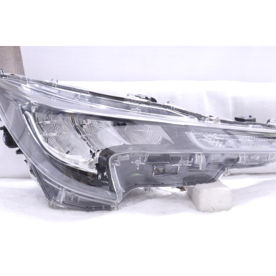 48-392☆美品☆LED NRE210H カローラスポーツ☆右ヘッドライト KOITO