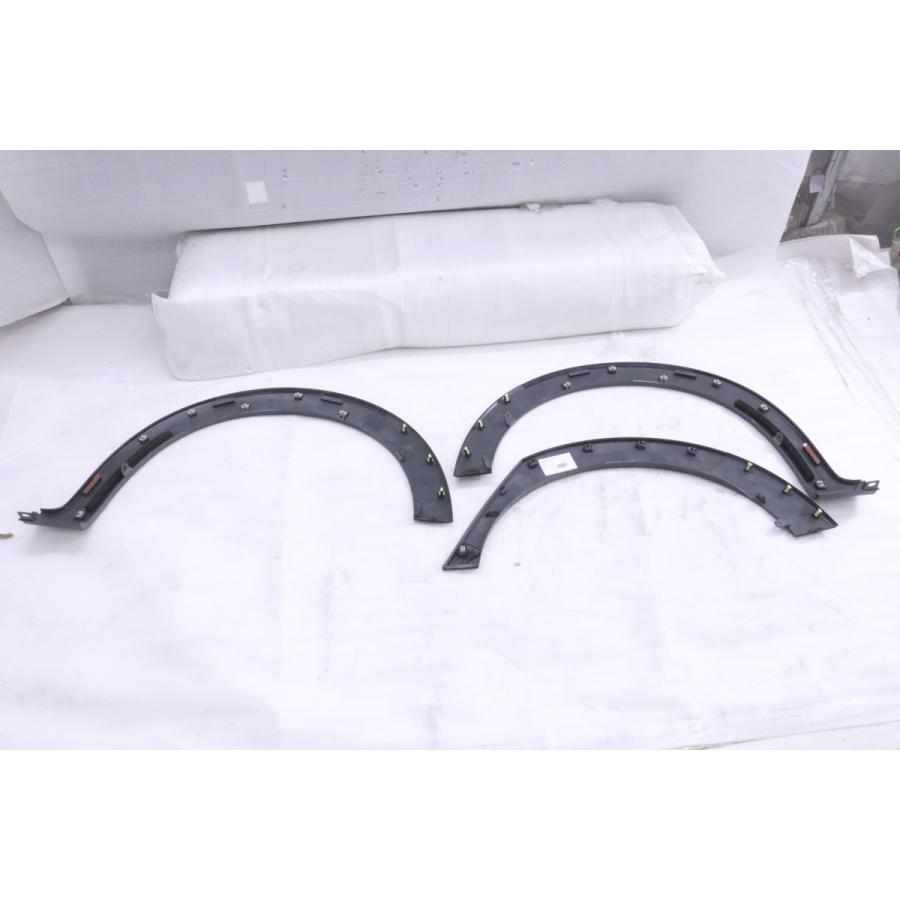 48-558☆未使用品☆GR6 フィット eHEV☆フェンダーアーチモール