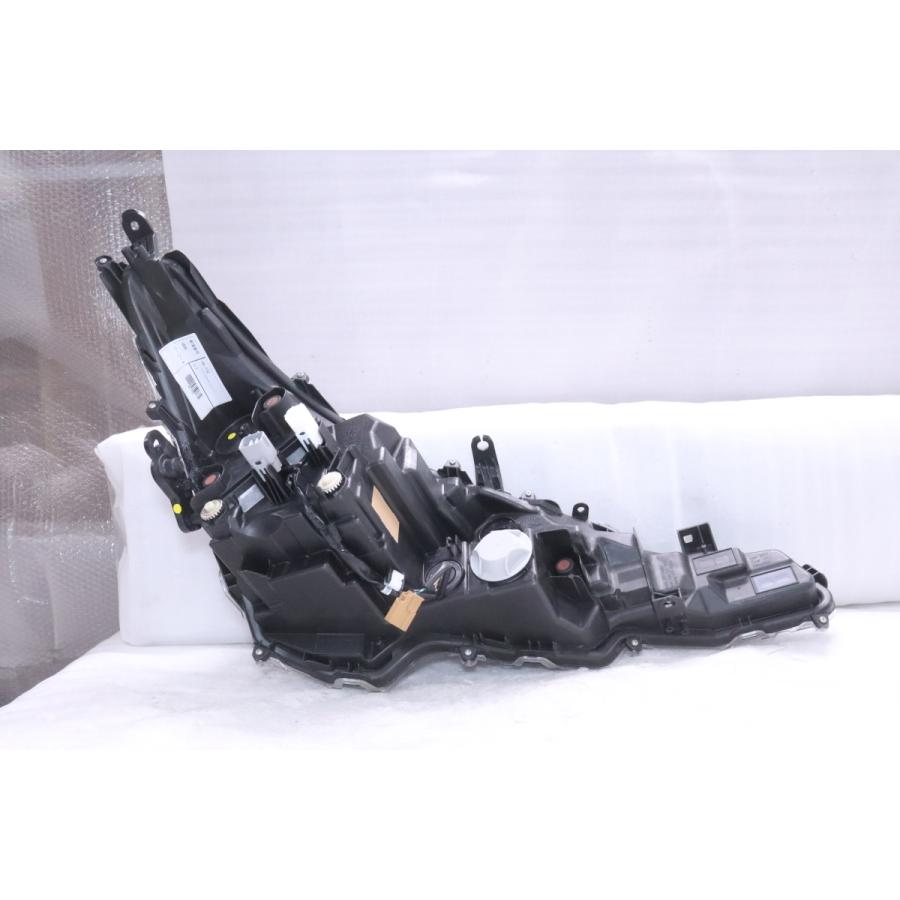 NRE210H　トヨタ　カローラ　スポーツ　ヘッドライト カローラ 208-137-M☆美品☆NRE210H カローラスポーツ Z☆右