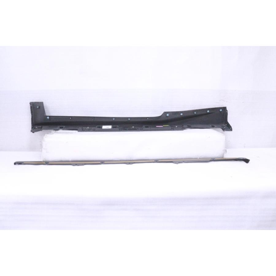 49-121☆未使用品/中古 TRD☆MXPA12 GRヤリス 左右サイドステップ 右