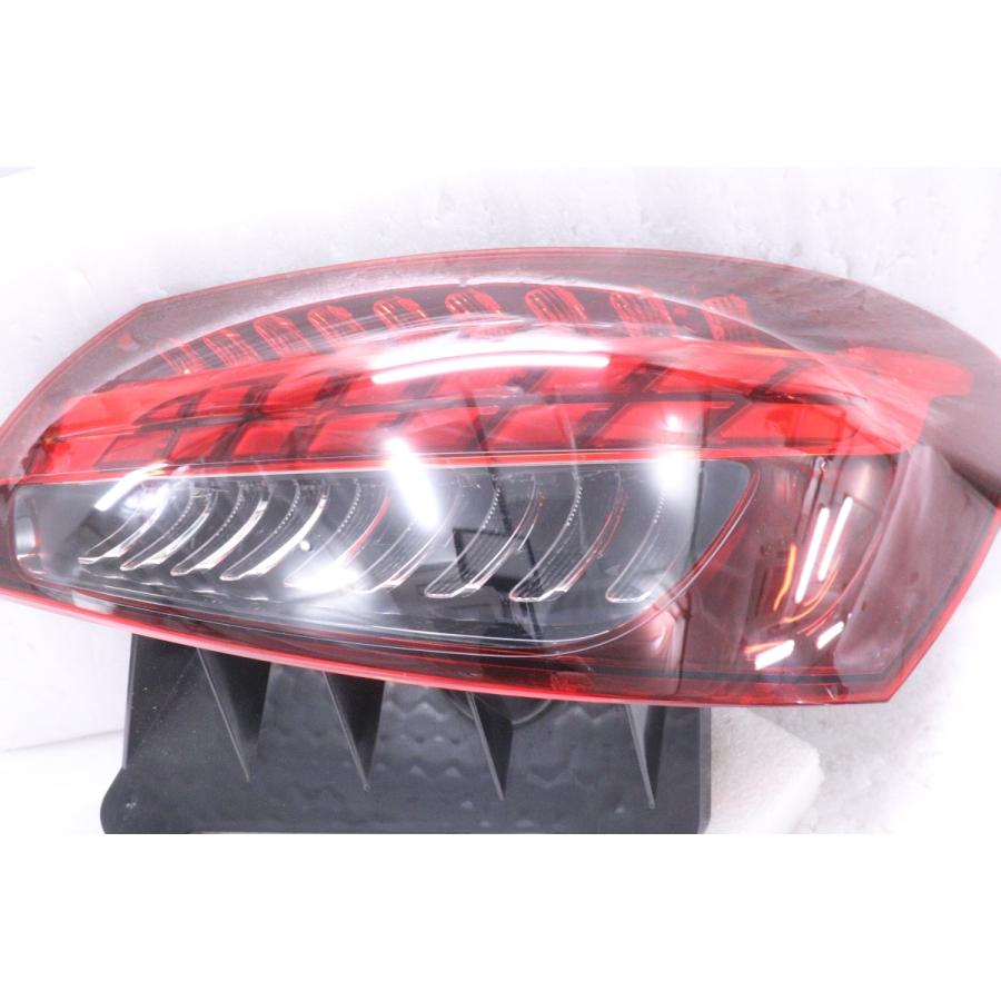 49-1374☆美品☆後期 LED W213 ベンツ Eクラス☆右テールライト セダン
