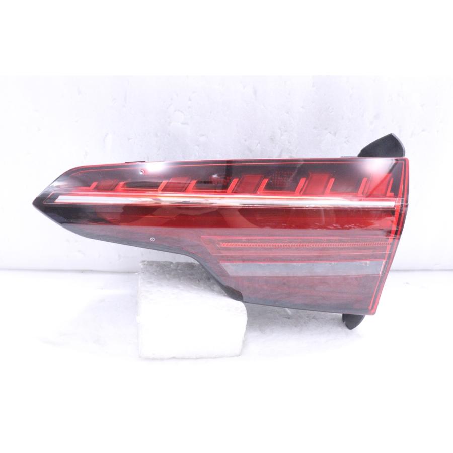 49-1933☆美品☆LED 8W アウディ A4 セダン☆右テールライト 8W5