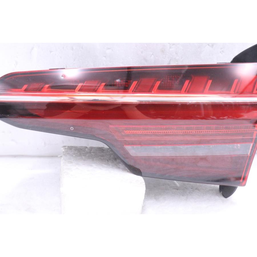 49-1933☆美品☆LED 8W アウディ A4 セダン☆右テールライト 8W5