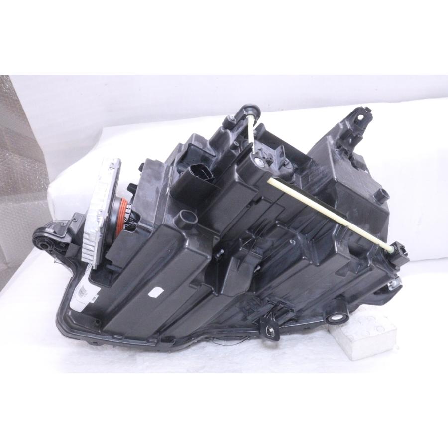 49-1993☆美品☆マトリクスLED FZ アウディ Q4 e-tron☆右ヘッドライト