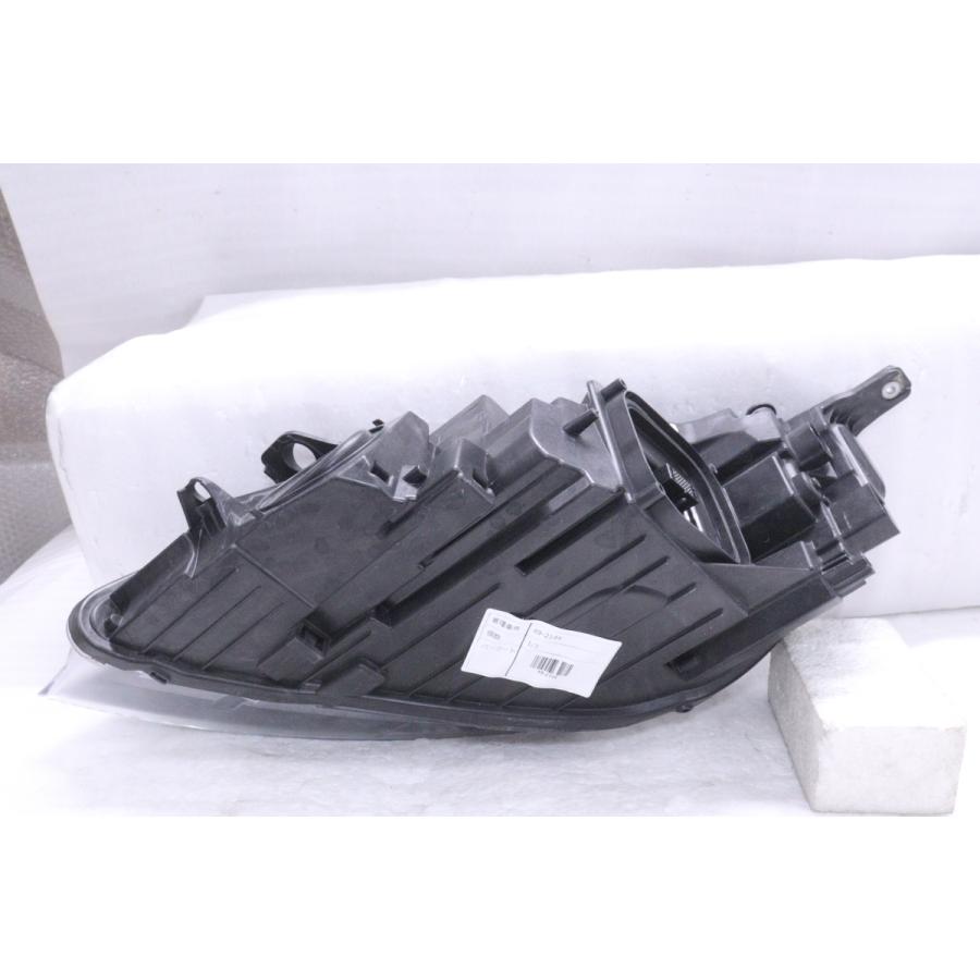 VOLVO ボルボ V40 MB系後期 右側ライト LED 31420446