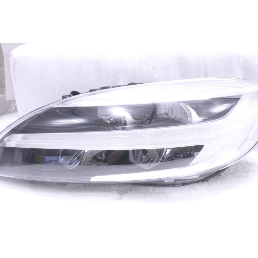 VOLVO ボルボ V40 MB系後期 純正 右 ヘッドライト 31677025