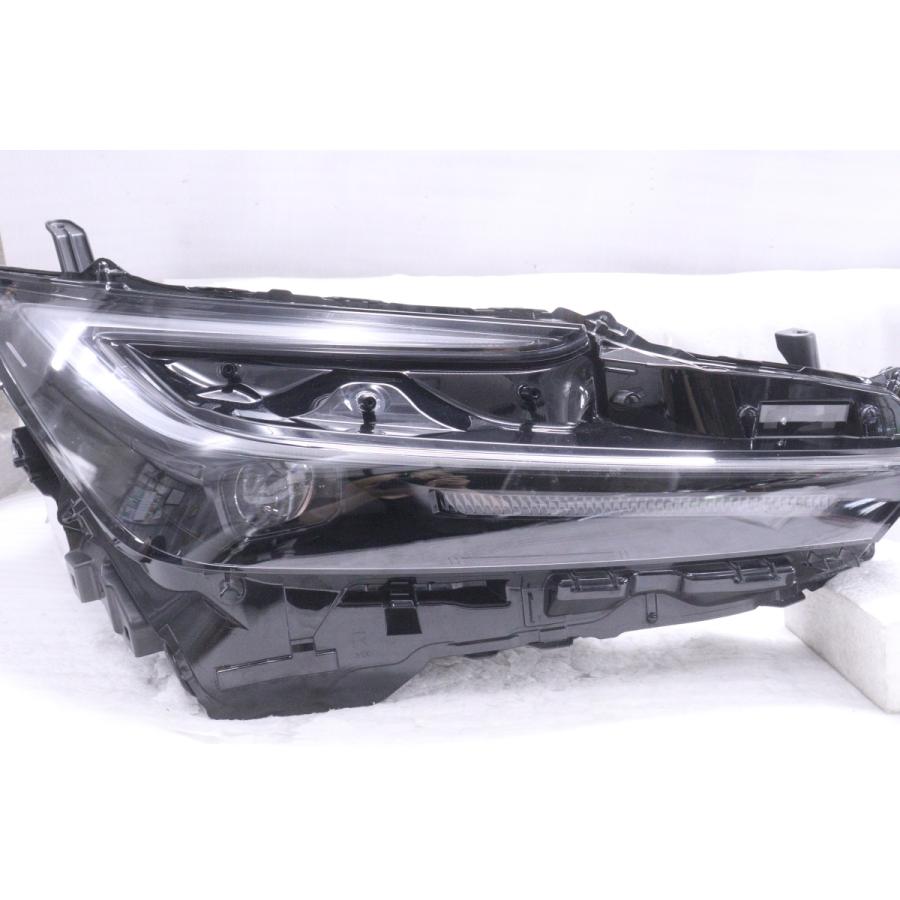49-2380★美品★LED MXWH61 プリウスPHEV★右ヘッドライト KOITO 47-127 打刻:A ユニット 黒無塗装 純正★トヨタ (RO)_1