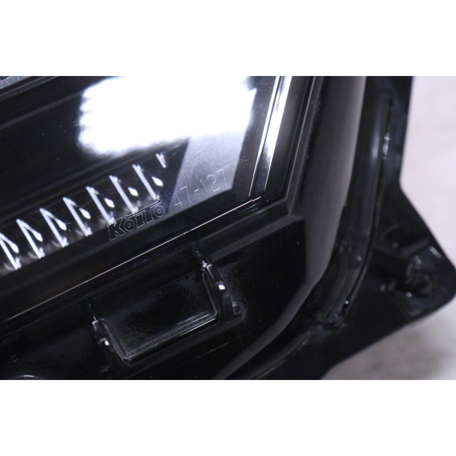 49-2380★美品★LED MXWH61 プリウスPHEV★右ヘッドライト KOITO 47-127 打刻:A ユニット 黒無塗装 純正★トヨタ (RO)_4