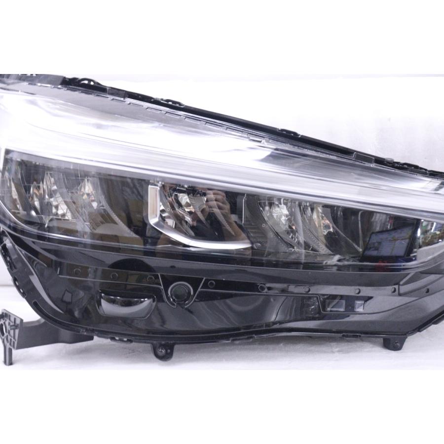 ホンダ 新型ヴェゼル 純正ヘッドライト 右側 超美品 ホンダ 新型ヴェゼル 純正ヘッドライト 右側 超美品