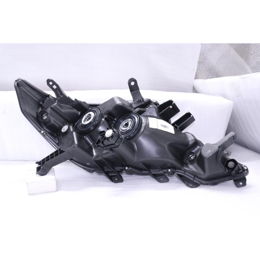 トヨタプラド左ヘッドライト トヨタランクルプラド純正ヘッドライト左美品