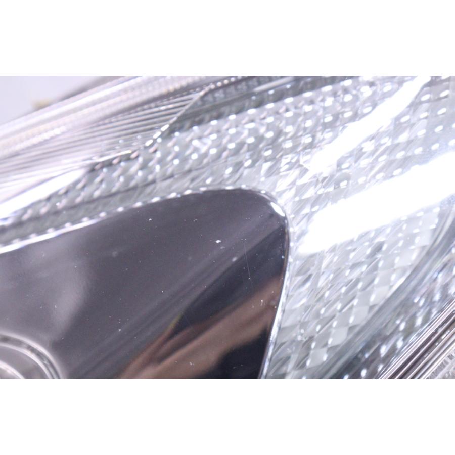 トヨタアクアNHP10 中期　右LEDヘッドライト KOITO 52-293 アクア 23-2463☆前期 LED NHP10 アクア☆右ヘッドライト KOITO 52-247