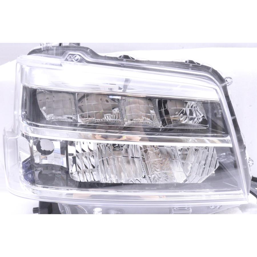 ハイゼット　S700ヘッドライト右　LED ICHIKOH 8110-B5210 ハイゼットS700ヘッドライト右LED ICHIKOH 8110-B5210