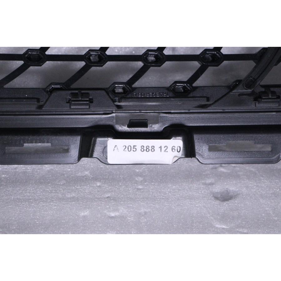4X-1096☆【値下】未使用品☆後期 W205 ベンツCクラス フロントグリル